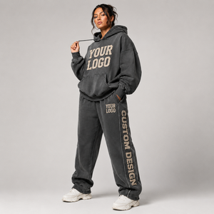 Ensemble sweat à capuche oversize et pantalon de jogging en molleton brossé avec poche kangourou et revers côtelés, logo personnalisé sérigraphié, vente en gros - Product Image 3