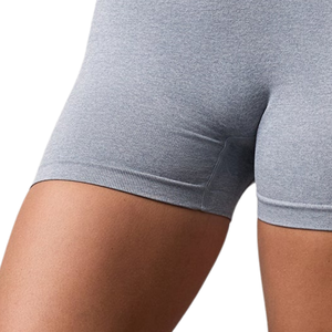 Shorts gris clair sans coutures pour femme, taille haute, extensibles, pour le sport, le fitness, l'entraînement et les activités physiques - Product Image 5