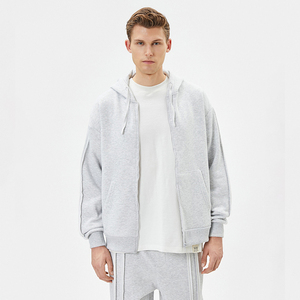 Ensemble de survêtement pour homme Crescent Wear, gris clair chiné, avec détails rayés, 100% coton, streetwear, hiver - Product Image 4