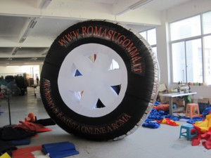 Neumático inflable para coche, para eventos publicitarios de venta de productos - Product Image 1