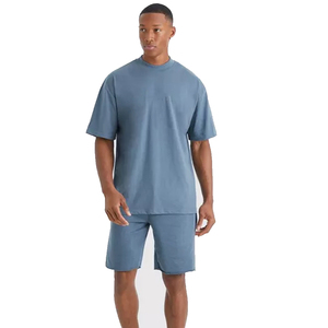 Conjunto de Pantalones Cortos Deportivos Casuales de Verano para Hombre, de Dos Piezas, Color Personalizado, Sólido, Transpirable, con Camiseta de Cuello Redondo - Product Image 2