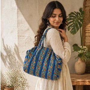 Bolso de Viaje Mini Duffle de Algodón Acolchado con Estampado Artesanal, Estilo Boho, Hecho a Mano, Étnico, para Gimnasio, Uso Diario, Elegante - Product Image 2