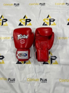 นวมชกมวย Fairtex สีแดง พร้อมรูปถ่ายภาพต้นฉบับ หนังแท้แบบสั่งทำพิเศษ ปิดด้วยแถบตีนตุ๊กแก สำหรับฝึกซ้อมมวยไทย - Product Image 2