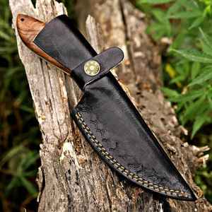 Cuchillo de Caza de Acero Damasco Forjado a Mano, Personalizado, de Alto Contenido de Carbono, para Supervivencia al Aire Libre y Camping, con Mango de Madera - Product Image 6