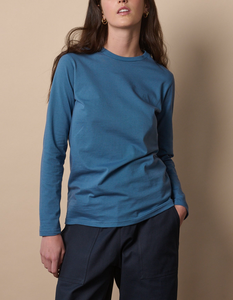 Camiseta de Mujer con Diseño de Logotipo Personalizado, 100% Algodón, 180 GSM, Manga Larga, Estilo Casual, Opciones Multicolores, Fabricación OEM, Venta al Por Mayor - Product Image 1