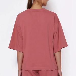 เสื้อยืดคอกลมโอเวอร์ไซส์สำหรับผู้หญิง แขนสามส่วน ทรงหลวม สีพื้น ผ้าถักเนื้อฝ้าย ระบายอากาศได้ดี ใส่ได้ทุกฤดู - Product Image 2