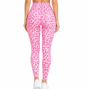 Ensemble de yoga personnalisé pour femmes, vêtements de yoga personnalisés, tissu extensible, coupe confortable, leggings taille haute de qualité supérieure, ensemble de yoga - Product Image 6