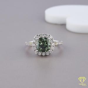 Bague de fiançailles vintage en argent sterling 925 avec diamant de laboratoire taille coussin vert et halo, bijou fin pour mariée, cadeau - Product Image 1