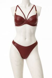 Conjunto de lencería de dos piezas para mujer: sujetador con aros de piel sintética color burdeos y bikini con tiras en Y, copa completa y efecto push-up. - Product Image 2