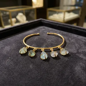 Bracelet manchette plaqué or avec breloques en pierre naturelle, style bohème, bijoux unisexe - Product Image 2