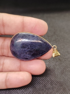 Pendentif en laiton avec Iolite naturelle, vente en gros, bijoux faits à la main avec pierre précieuse bleu violet - Product Image 5