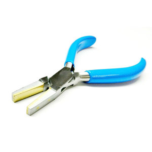 Stainless Steel 5.5 Inch Flat Nose Plier With Brass Tips And PVC Grip Handle For Body Jewelry And Wire Bending - Product Image 1