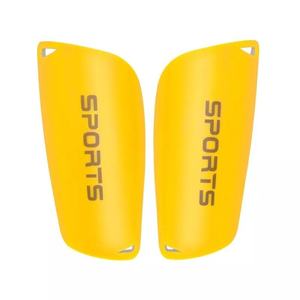 Protège-tibias de football personnalisés en gros pour adultes – Équipement de sécurité sportive de haute qualité pour l'entraînement - Product Image 1