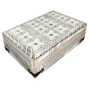 Caja Decorativa de Madera de Mango Hecha a Mano con Patrones Florales Grabados - Venta al por Mayor - Product Image 3