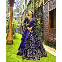 Lehenga Choli pour femmes en velours fantaisie avec broderie et sequins, avec dupatta bleu marine, fabriqué en Inde