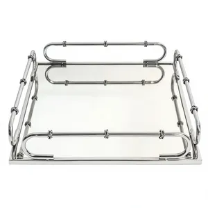 Plateau décoratif ovale en métal argenté poli effet miroir avec poignées tubulaires modernes - Product Image 1