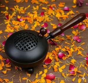 Brûleur d'encens décoratif en métal de qualité supérieure pour usage religieux avec motifs artisanaux complexes Encens indien - Product Image 6