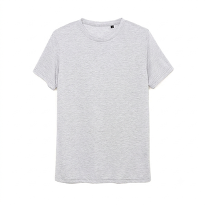 เสื้อยืดคอกลมทรงปกติสำหรับผู้ชาย คุณภาพพรีเมียม สีเทาอ่อน ผ้าระบายอากาศได้ดี เสื้อผ้าผู้ชาย - Product Image 1