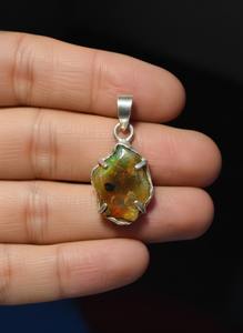 Pendentif breloque en opale de feu Welo éthiopienne brute, style punk chrétien, en argent tibétain, pour bijoux féminins - Product Image 3