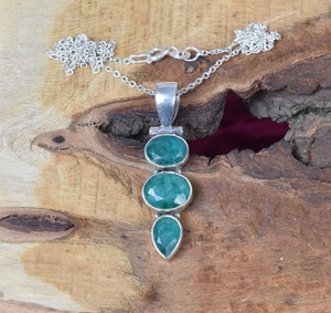 925 Sterling Silver <b>Emerald</b> <b>Pendant</b> Necklace With Chain Oval And Teardrop Green Stones Minimalist Design For Women - Product Image 3