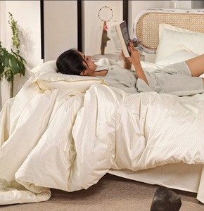 ผ้าปูที่นอนเนื้อซาตินพรีเมียม นุ่มสบาย หรูหรา มีสไตล์ - Product Image 1