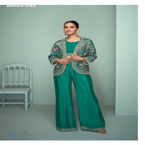 Proveedor de la colección de conjuntos de blusas Plazzo con bordes de Chinon de alta calidad y chales con bordados de espejo, de Surat. - Product Image 1