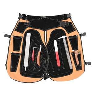 Tablier de sécurité pour fermeur, rembourré au dos, avec couteau à sabots courbé, lime double, marteau à sabots, outil de ramassage et outil de retrait de débris de sabot - Product Image 1