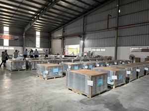 Suelo Vinílico ANZ SPC de 4-6 mm, Antibacteriano, Impermeable, Autoadhesivo, para Uso en Interiores de Centros Comerciales - Product Image 5