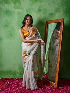 Sari de Seda Tabby de Diseño Moderno para Mujer, Estilo Bollywood Indio, con Blusa Étnica, Cómodo y Elegante, Exclusivo para Bodas y Fiestas - Product Image 4