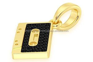 Collar de Moda Vintage con Colgante de Cinta de Cassette Retro Personalizada en Oro Sólido de 10k con Diamantes Moissanite, Unisex - Product Image 6
