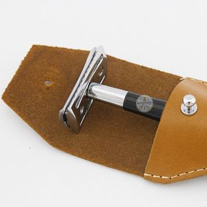 มีดโกนสองคมสีดำและโครเมียมพร้อมซองหนัง - Product Image 3