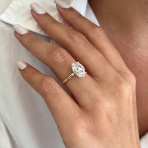 Anillo de Compromiso Solitario con Diamante Cultivado en Laboratorio de Corte Ovalado de 2 Quilates, Certificado por IGI, Oro de 14K, Elegante Joyería Nupcial para Boda o Aniversario - Product Image 5