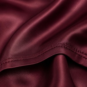 Blouson Bomber en Satin Bordeaux pour Homme avec Broderie Personnalisée sur le Devant, Coupe Classique, Col Montant, Fermeture Boutonnée, Vêtement Casual d'Automne - Product Image 6