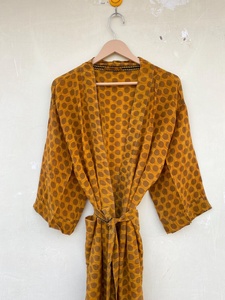 Robes Kimono en soie pure jaune à la mode longue imprimée Boho Lounge Wear Sari en soie recyclée pour l'été automne printemps - Product Image 5