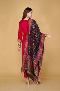 Suministro Directo de Fábrica, Colección de Invierno Dilkash Exclusiva de Safaa, Trajes de Invierno de Primera Calidad al Estilo Pakistaní para Mujer, Disponibles para la Venta - Product Image 3
