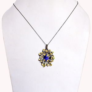 Colgante de plata de ley 925 pura con baño de rodio y peridoto, amuleto de piedra preciosa, regalo clásico, collar con colgante fino para mujer, para usar en bodas. - Product Image 3