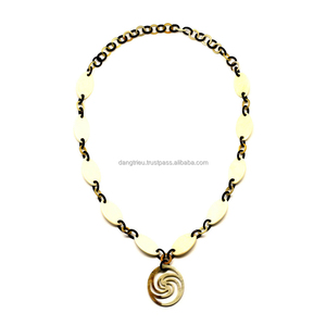 Meilleures ventes 2026 Collier unisexe en corne, chaîne à maillons mignonne à motif numérique, écologique, tendance, vente en gros, 90 cm, logo personnalisé - Product Image 1