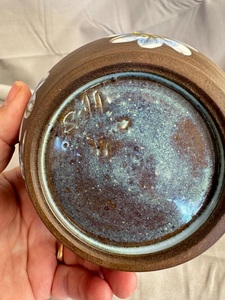 ชามเซรามิคลายดอกไม้สุดหรู พร้อมเคลือบเงาแบบ Reactive Glaze ดีไซน์โค้งลึกเพื่อการตกแต่งโต๊ะอาหารและจัดวางอาหารอย่างมีระดับ - Product Image 4