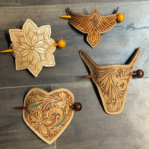 Bâton de cheveux en cuir taillé à la main vintage, épingles à cheveux en forme de cœur, accessoires pour queue de cheval pour femmes, barrettes de mode - Product Image 5