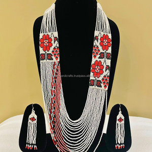 สร้อยคอลูกปัดแก้วศิลปะที่มีลูกปัดพรีเมี่ยมและเสน่ห์เหนือกาลเวลาเหมาะสำหรับงานแต่งงานงานเฉลิมฉลองและความสง่างามในชีวิตประจำวัน - Product Image 1