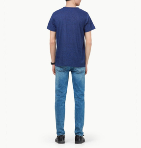 เสื้อยืดโพลีเอสเตอร์สั่งทำพิเศษ พิมพ์โลโก้ OEM ODM สีพื้นเรียบ คอกลม แขนครึ่งตัว แฟชั่นสำหรับผู้ชาย - Product Image 3