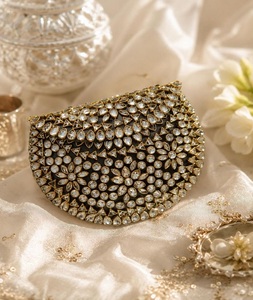 Mini Bolso de Mano Kundan de Latón Hecho a Mano con Forma Personalizada, Bañado en Oro, con Diamantes, para el Día de la Madre y Acción de Gracias - Product Image 1