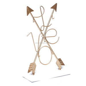 Présentoir en laiton fait main avec fini plaqué antique parfait pour l'affichage élégant de bijoux et d'accessoires de table - Product Image 2