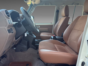 Toyota Land Cruiser GRJ76 AT Luxury 2024 – Luces LED y Toyota Safety Sense, SUV 4x4 - Product Image 6