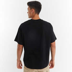 T-shirt décontracté noir en polyester tricoté pour homme, 220 grammes, avec logo frontal, coupe ample, manches courtes, style streetwear, anti-rétrécissement - Product Image 2