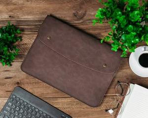 Funda Protectora y Bolsa de Transporte para Laptop de Cuero Genuino, Moderna y Duradera, para Macbooks y Laptops Empresariales LS-0238, Venta al Por Mayor - Product Image 2