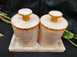 โถใส่ขนมเรซิ่นดีไซน์เนอร์พร้อมฝาปิดสุญญากาศ - Product Image 1