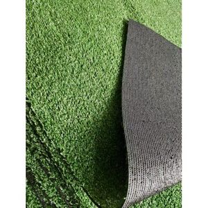 Tappeto in Erba Sintetica per Interni Economico 0,9 m x 9,75 m, Spessore 1,5 cm, a Pelo Corto, con Base in Gomma e Fori di Drenaggio - Product Image 2