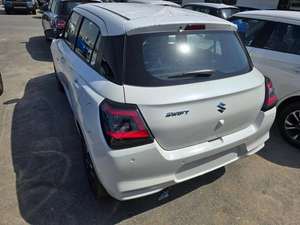 Precio Competitivo, Suzuki Swift GLX SUV 2024, 6.1-8L Turbo Híbrido, Volante a la Izquierda, Neumáticos R15, Asientos de Cuero - Product Image 6