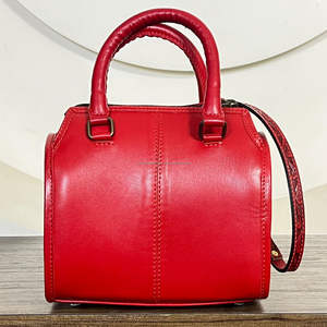 กระเป๋าหนังแท้ 100% ลายดอกไม้แกะสลักด้วยมือ รุ่นใหม่ ปี 2026 ขายส่ง กระเป๋าเดินทางแบบพกพา สไตล์ตะวันตก หรูหรา สำหรับวันหยุดสุดสัปดาห์ - Product Image 6